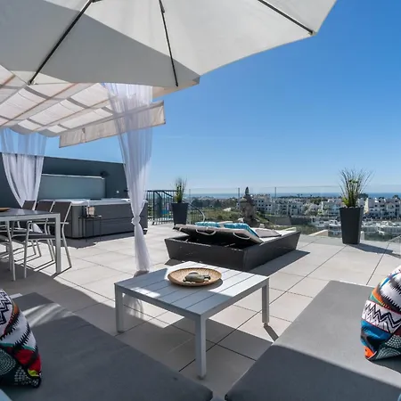 Oasis 325 New Luxury Penthouse With Amazing Sea View And Private Jacuzzi * إِستيبونا