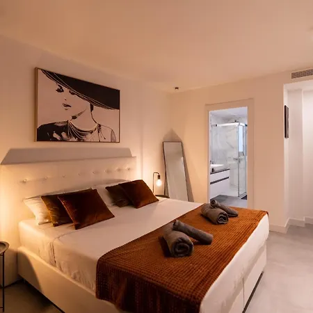 Διαμέρισμα Oasis 325 New Luxury Penthouse With Amazing Sea View And Private Jacuzzi Εστεπόνα