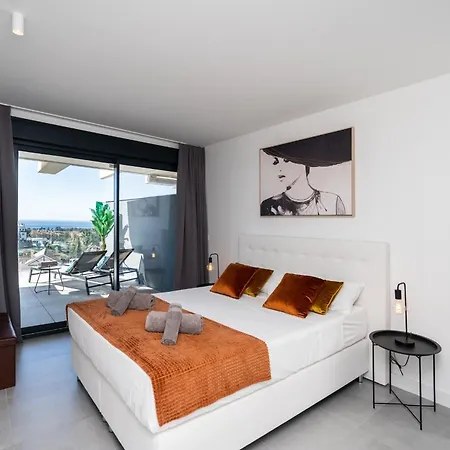 Apartman Oasis 325 New Luxury Penthouse With Amazing Sea View And Private Jacuzzi Estepona