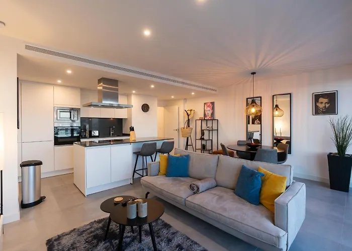 Oasis 325 New Luxury Penthouse With Amazing Sea View And Private Jacuzzi Estepona